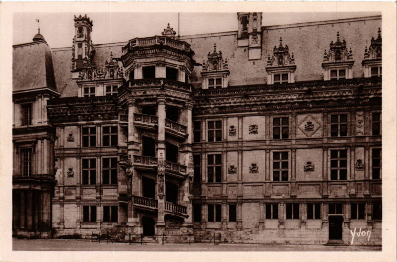Carte postale ancienne Château de Blois - Escalier François 1er à Blois