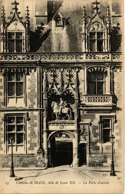 Carte postale ancienne Chateau de Blois Aile de Louis Xii - La Porte d'entrée à Blois