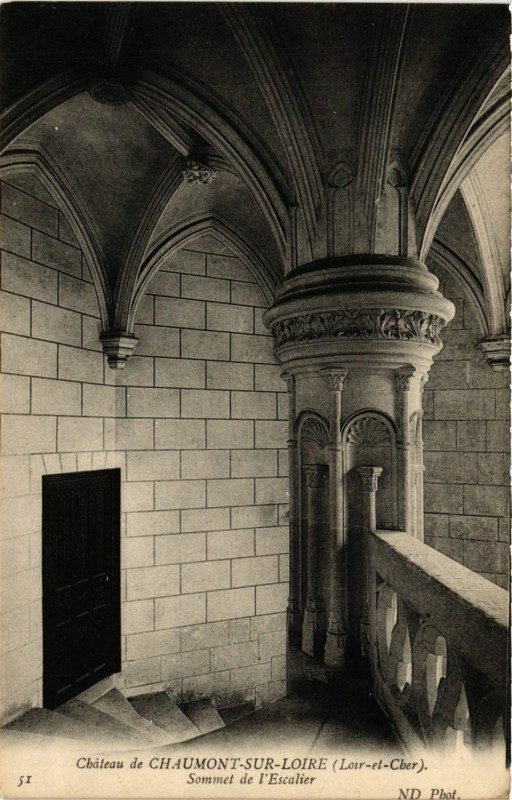 Carte postale ancienne Chateau de Chaumont-sur-Loire (Loir-et-Cher) Sommet de l'Escalier à Chaumont-sur-Loire