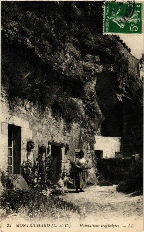 Carte postale ancienne Montrichard - Habitations troglodytes
