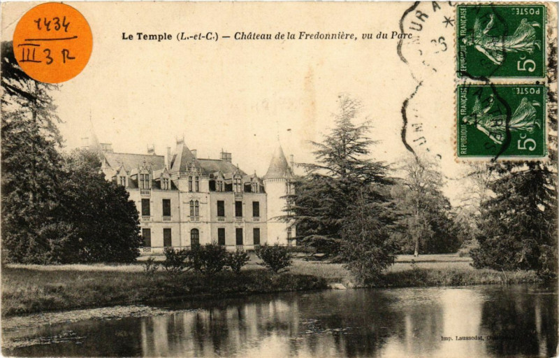 Carte postale ancienne La Temple - Chateau de la Fredonniere vu du Parc