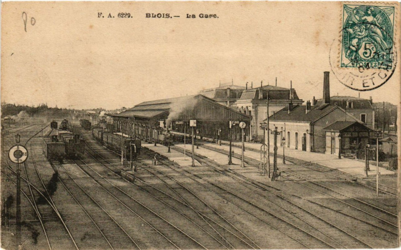 Carte postale ancienne Blois - La Gare à Blois