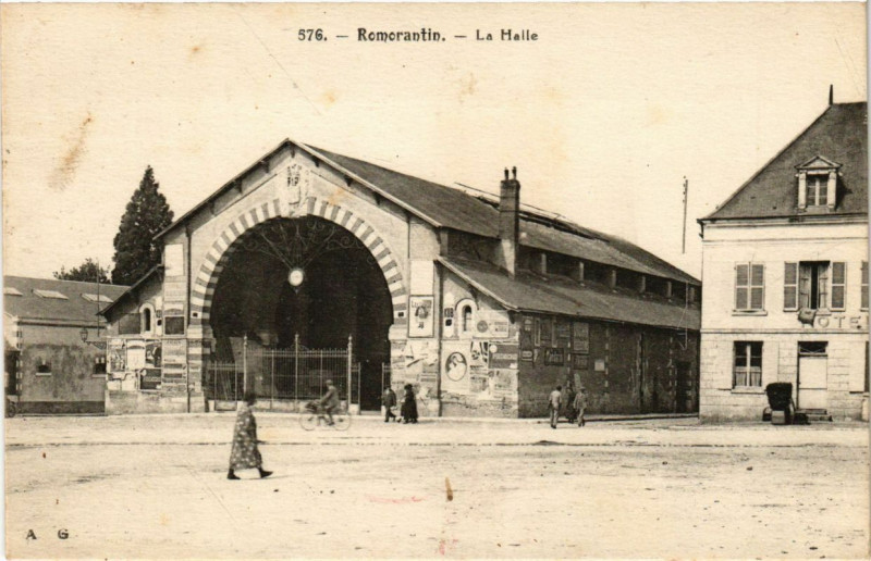 Carte postale ancienne Romorantin - La Halle