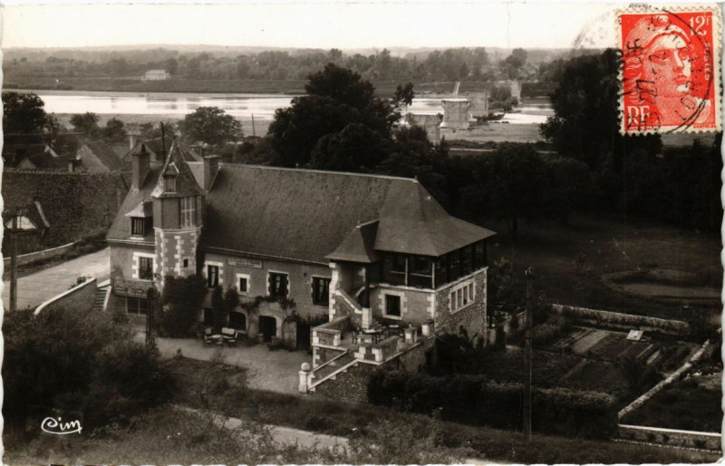 Carte postale ancienne Chaumont-sur-Loire Hostellerie du Moutier St-Martin à Chaumont-sur-Loire