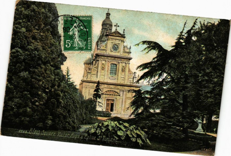 Carte postale ancienne Ed. Aqua 2248 Blois Square Victor Hugo et Eglise à Blois