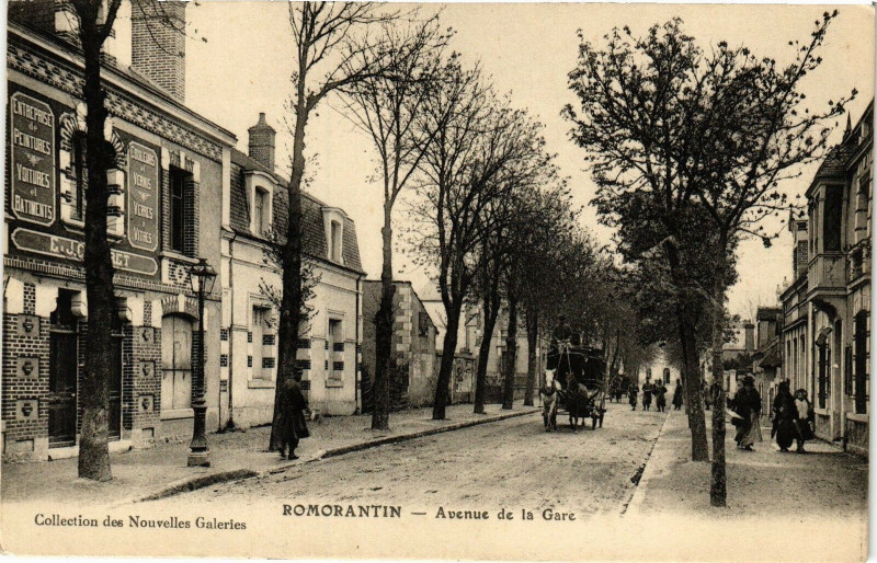 Carte postale ancienne Romorantin - Avenue de la Gare