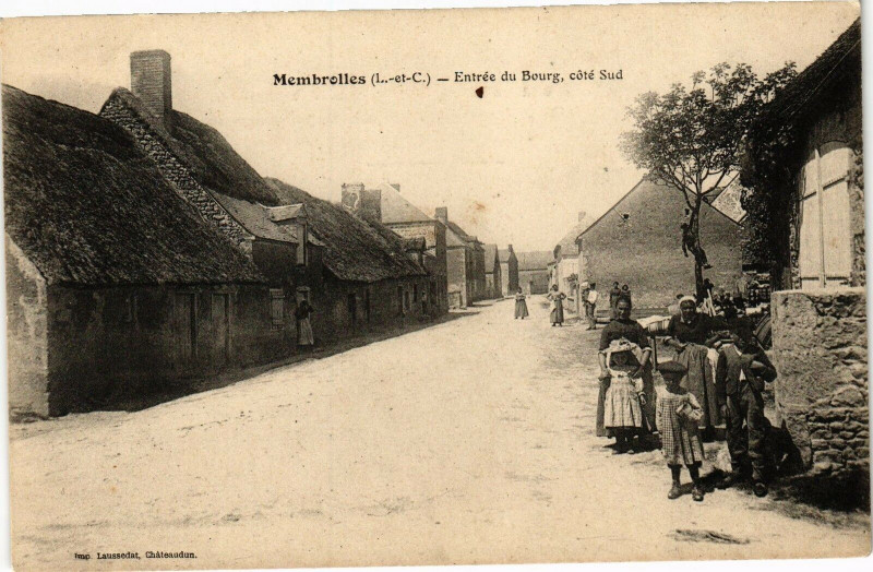 Carte postale ancienne Membrolles (L.-et-C.) - Entrée du Bourg cote Sud