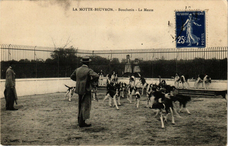 Carte postale ancienne La Motte-Beuvron - Boucherin - La Meute