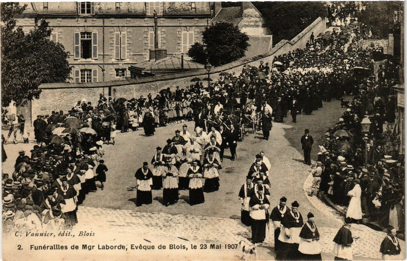 Carte postale ancienne Funerailles de Mgr Laborde Eveque de Blos le 23 Mai 1907