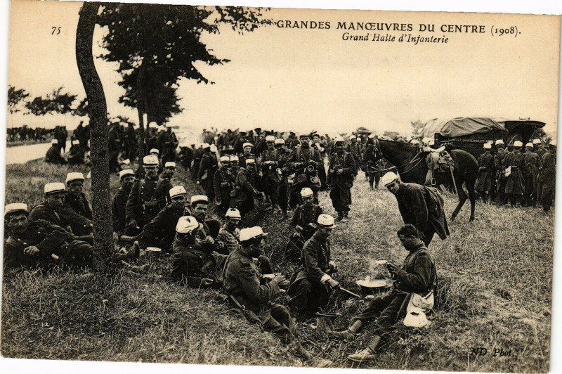 Carte postale ancienne Grandes Manceuvres du Centre (1908) - Grand Halte d'Infanterie