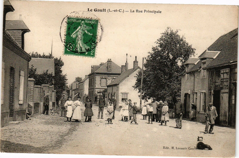 Carte postale ancienne Le-Gault (L.-et-C.) - La Rue Principale