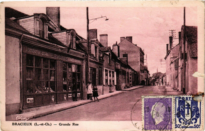 Carte postale ancienne Bracieux (L.-et-Ch.) - Grande Rue à Bracieux