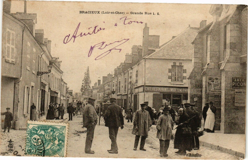Carte postale ancienne Bracieux (Loir-et-Cher) - Grande Rue à Bracieux