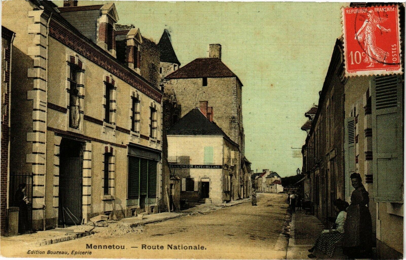 Carte postale ancienne Mennetou - Route Nationale