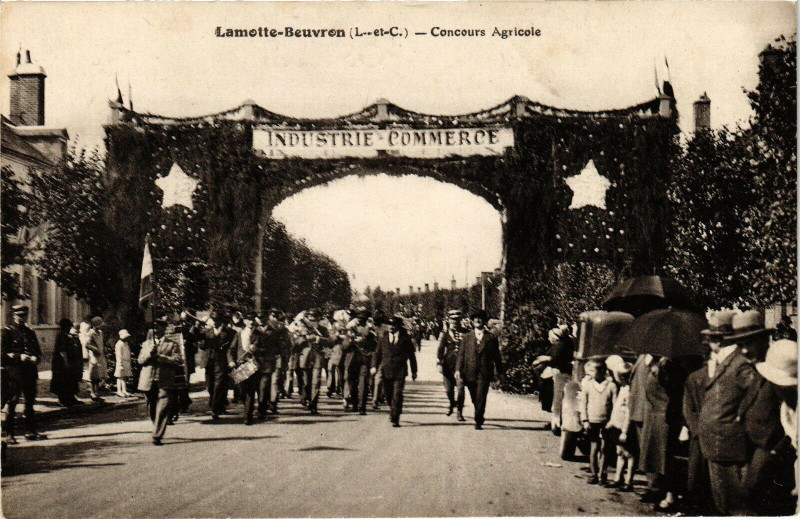 Carte postale ancienne Lamotte - Beuvron (L.-et-C.) - Concours Agricole à Lamotte-Beuvron