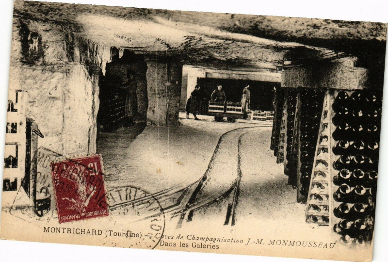 Carte postale ancienne Montrichard (Touraine) - Caves de Champagnisation J.M. Momosseau