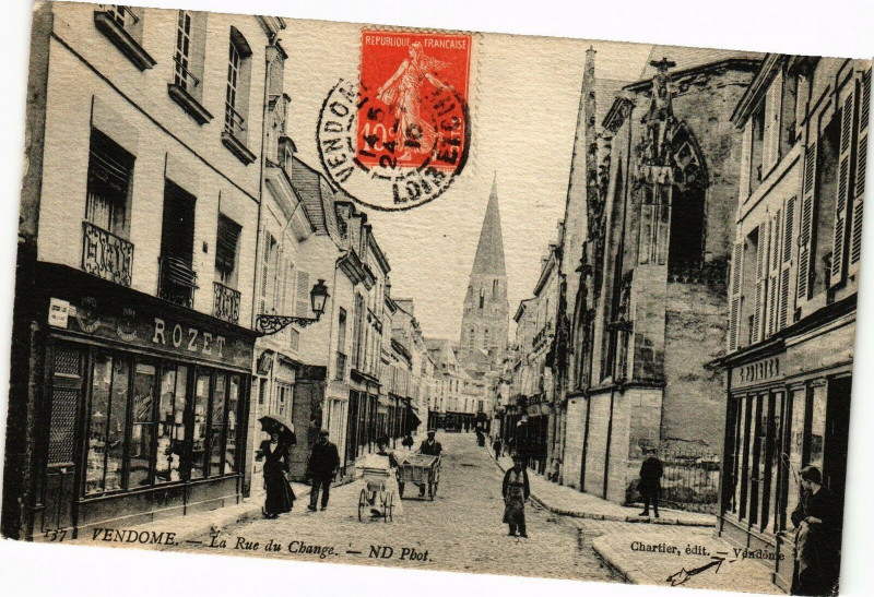 Carte postale ancienne Vendome - La Rue du Change à Vendôme