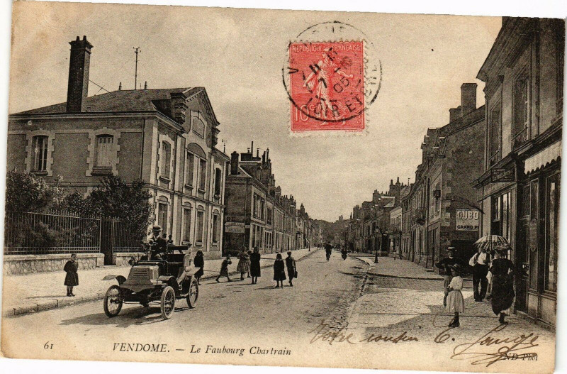 Carte postale ancienne Vendome - Le Faubourg Chartrain à Vendôme