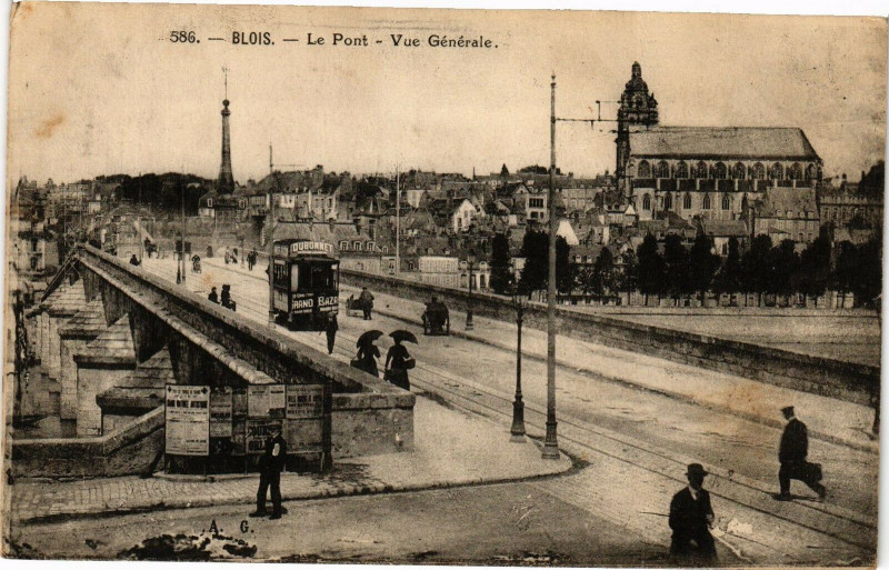 Carte postale ancienne Blois - Le Pont - Vue générale à Blois