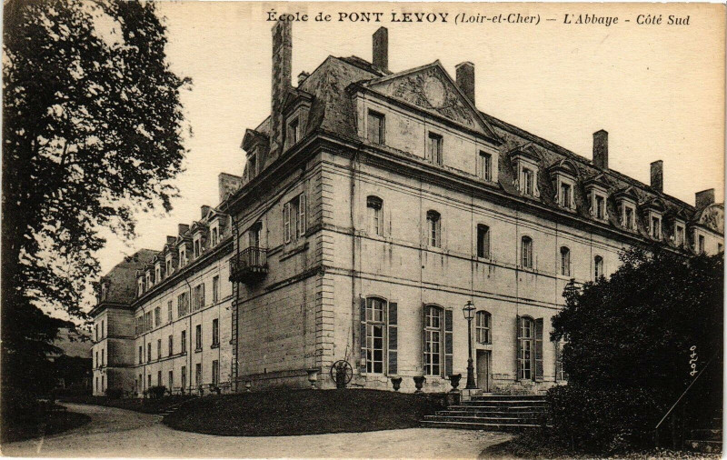Carte postale ancienne Ecole de Pont-Levoy (Loir-et-Cher) - L'Abbaye - Cote Sud