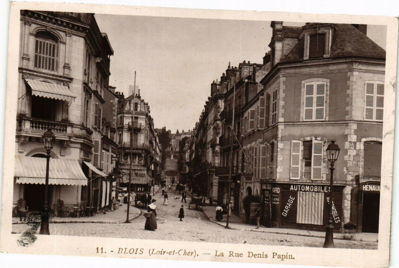 Carte postale ancienne Blois - (Loir-et-Cher) - La Rue Denis-Papin à Blois