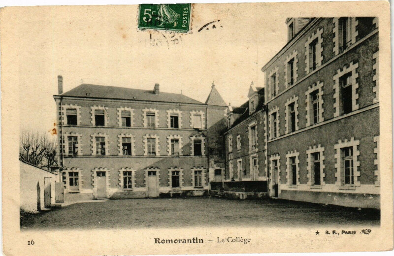 Carte postale ancienne Romorantin - Le College