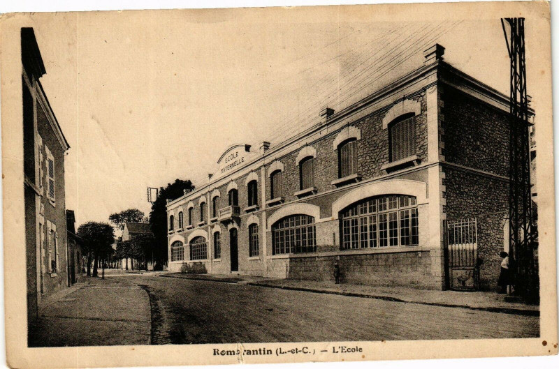 Carte postale ancienne Romorantin (L.-et-C.) - L'Ecole