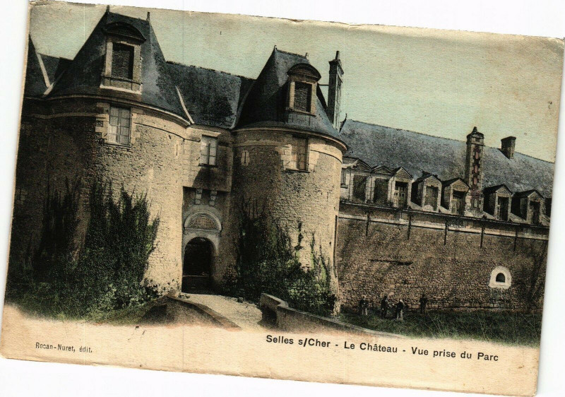 Carte postale ancienne Selles s/ Cher - Le Chateau - Vue prise du Parc