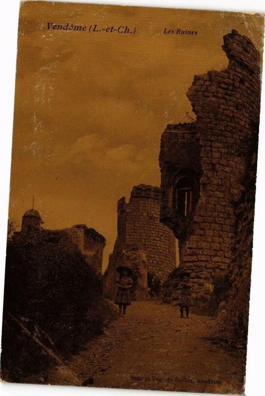 Carte postale ancienne Vendome-Les Ruines à Vendôme