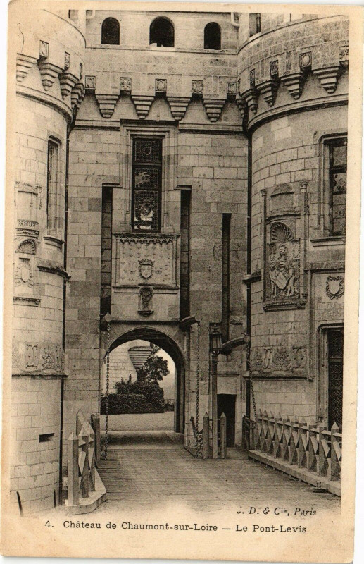 Carte postale ancienne Chateau de Chaumont-sur-Loire-Le Pont Levis à Chaumont-sur-Loire