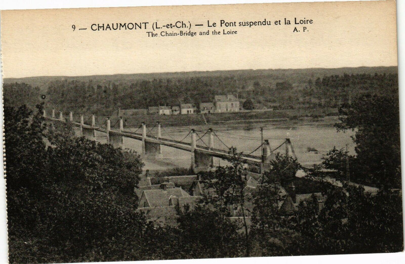 Carte postale ancienne Chaumont-Le Pont suspendu et la Loire