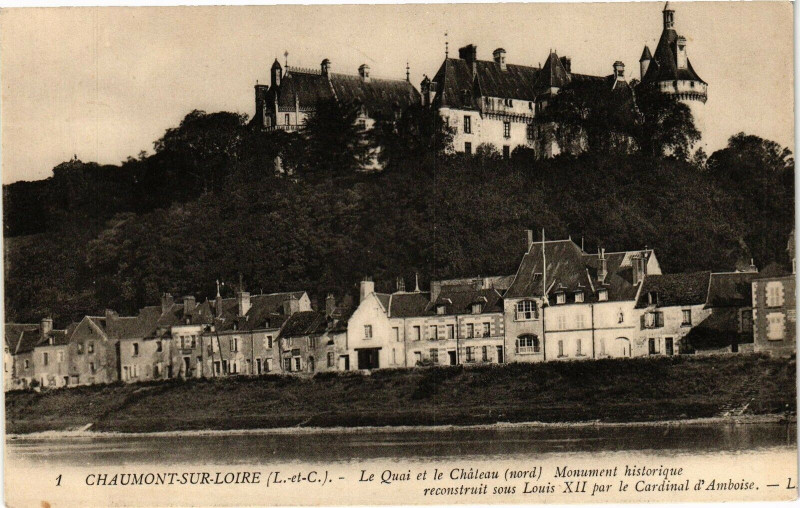 Carte postale ancienne Chaumont-sur-Loire-Le Quai et le Chateau à Chaumont-sur-Loire
