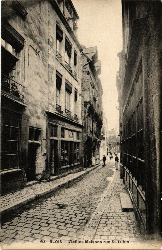 Carte postale ancienne Blois-Vieilles Maisons rue St-Lubin à Blois