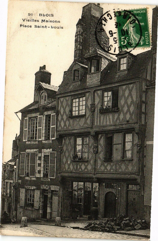 Carte postale ancienne Blois-Vieille Maisons-Place St-Louis à Blois