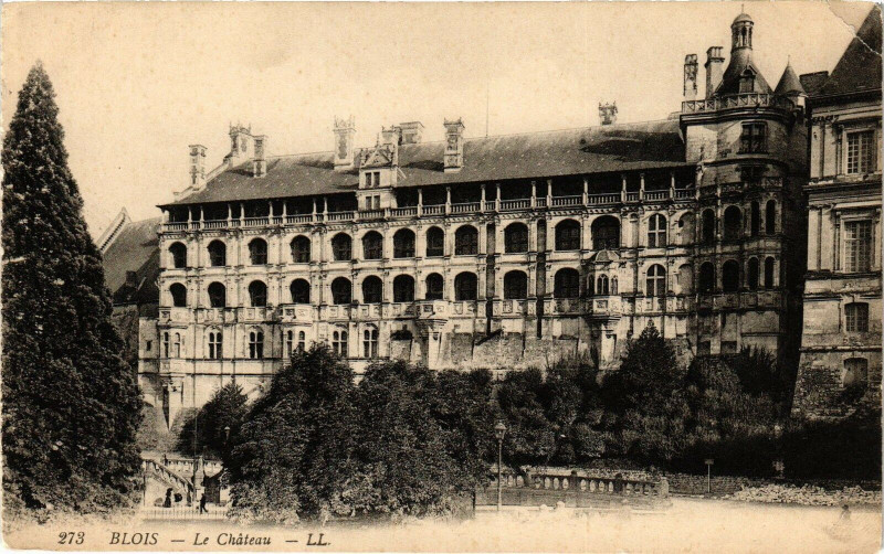 Carte postale ancienne Blois-Le Chateau à Blois