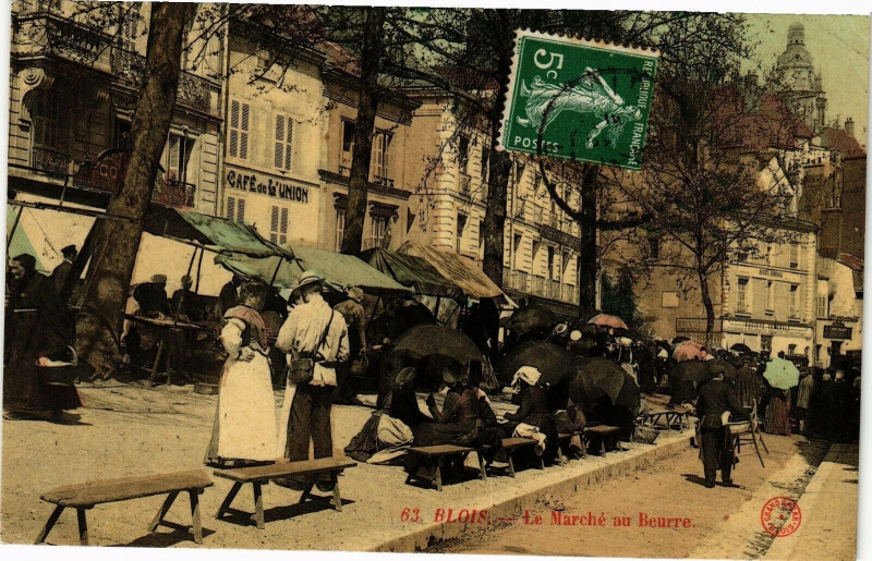 Carte postale ancienne Blois - Le Marché au Beurre à Blois