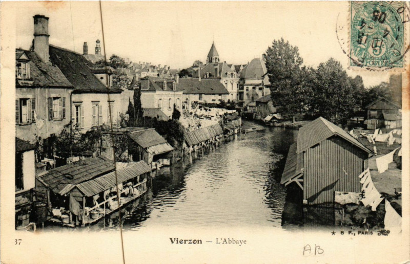 Carte postale ancienne Vierzon - L'Abbaye à Vierzon