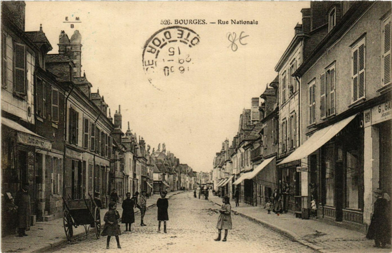 Carte postale ancienne Bourges - Rue Nationale à Bourges