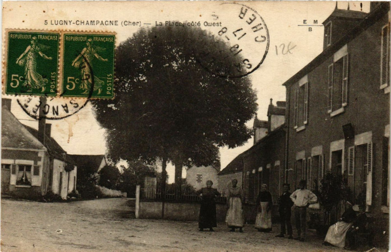 Carte postale ancienne Lugny-Champagne - La Place - coté Ouest à Lugny-Champagne