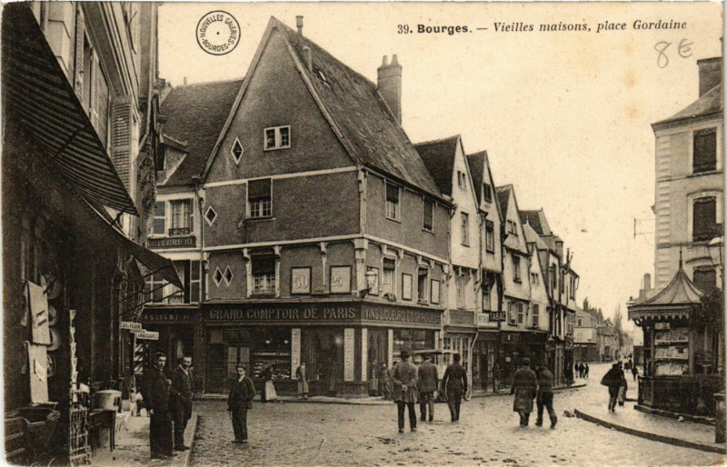 Carte postale ancienne Bourges - Vieilles Maisons - Place Gordaine à Bourges