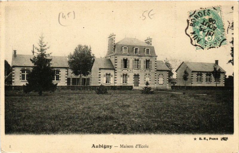 Carte postale ancienne Aubigny - Maison d'Ecole