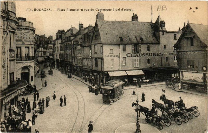Carte postale ancienne Bourges - Place Planchat et Rue du Commerce a vol d'oiseau à Bourges
