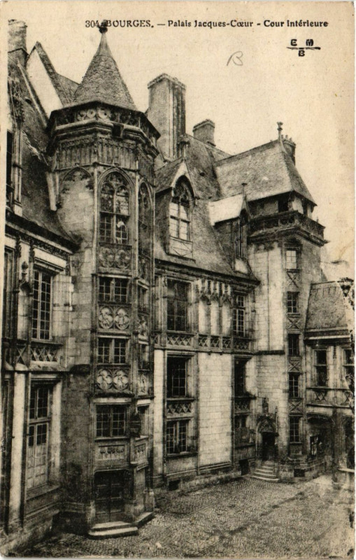 Carte postale ancienne Bourges - Palais Jacques-Coeur - Cour Intérieure à Bourges