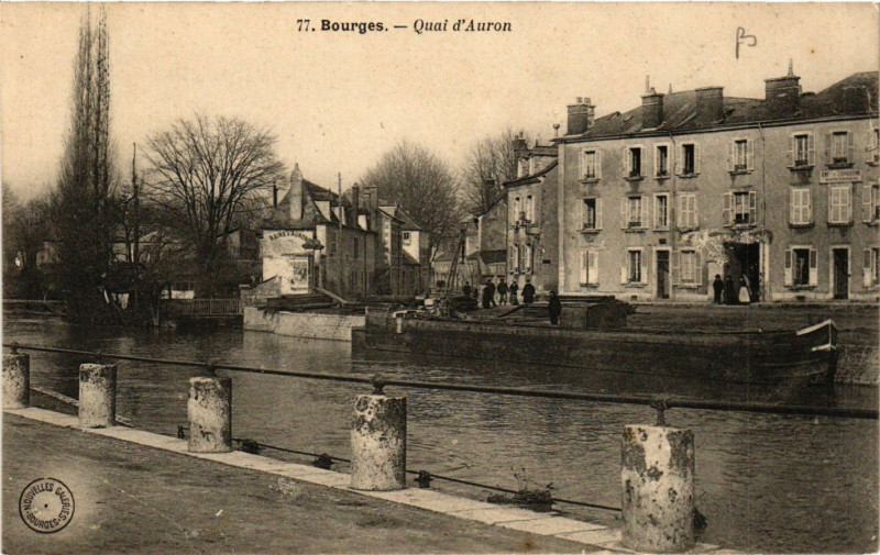 Carte postale ancienne Bourges - Quai d'Auron à Bourges