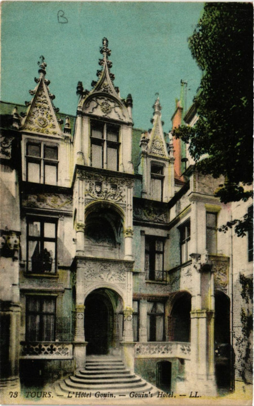 Carte postale ancienne Bourges - L'Hotel Gouin à Bourges