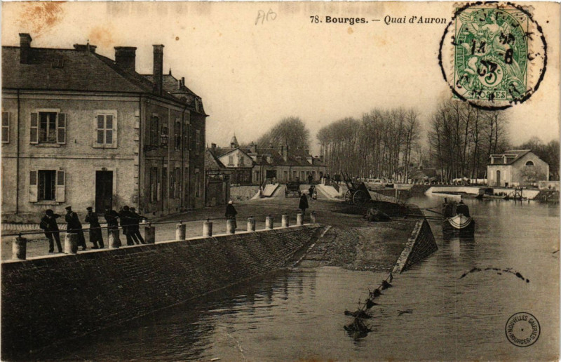 Carte postale ancienne Bourges - Quai d'Auron à Bourges