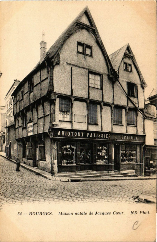Carte postale ancienne Bourges - Maison Natale de Jacques Coeur à Bourges