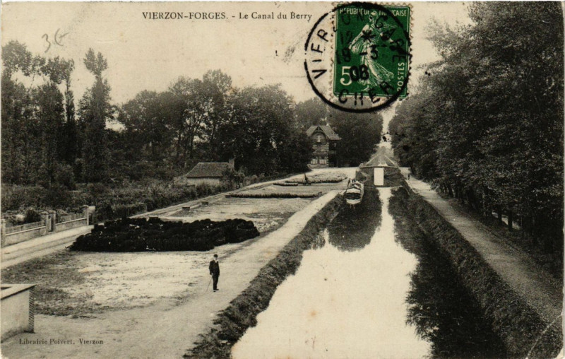 Carte postale ancienne Vierzon - Vierzon-Forges - Le Canal du Berry à Vierzon