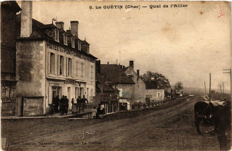 Carte postale ancienne Le Guetin Quai de l'Allier