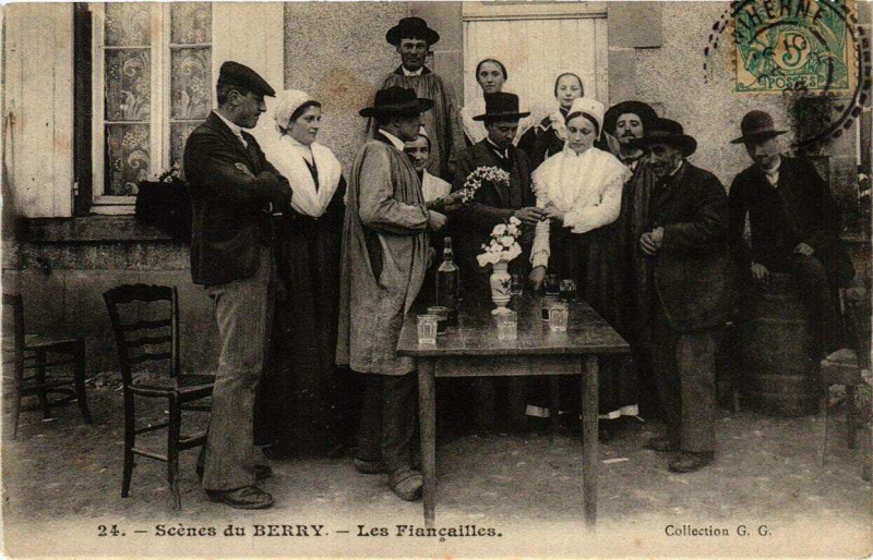 Carte postale ancienne Scenes du Berry Les Fiancailles